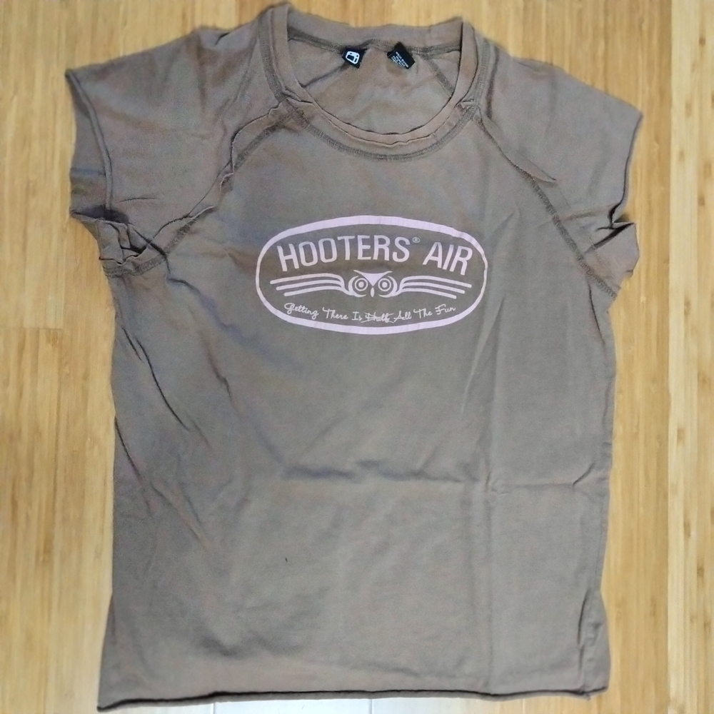 RARE Hooters Air Vintage Brown T-Shirt with Pink Logo